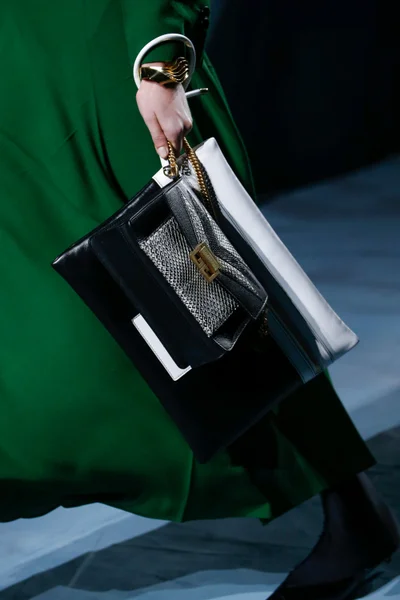 Look 34